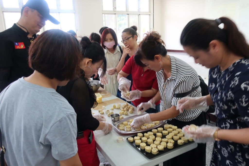 馬來西亞五彩綠豆糕課程學員實地製作情形